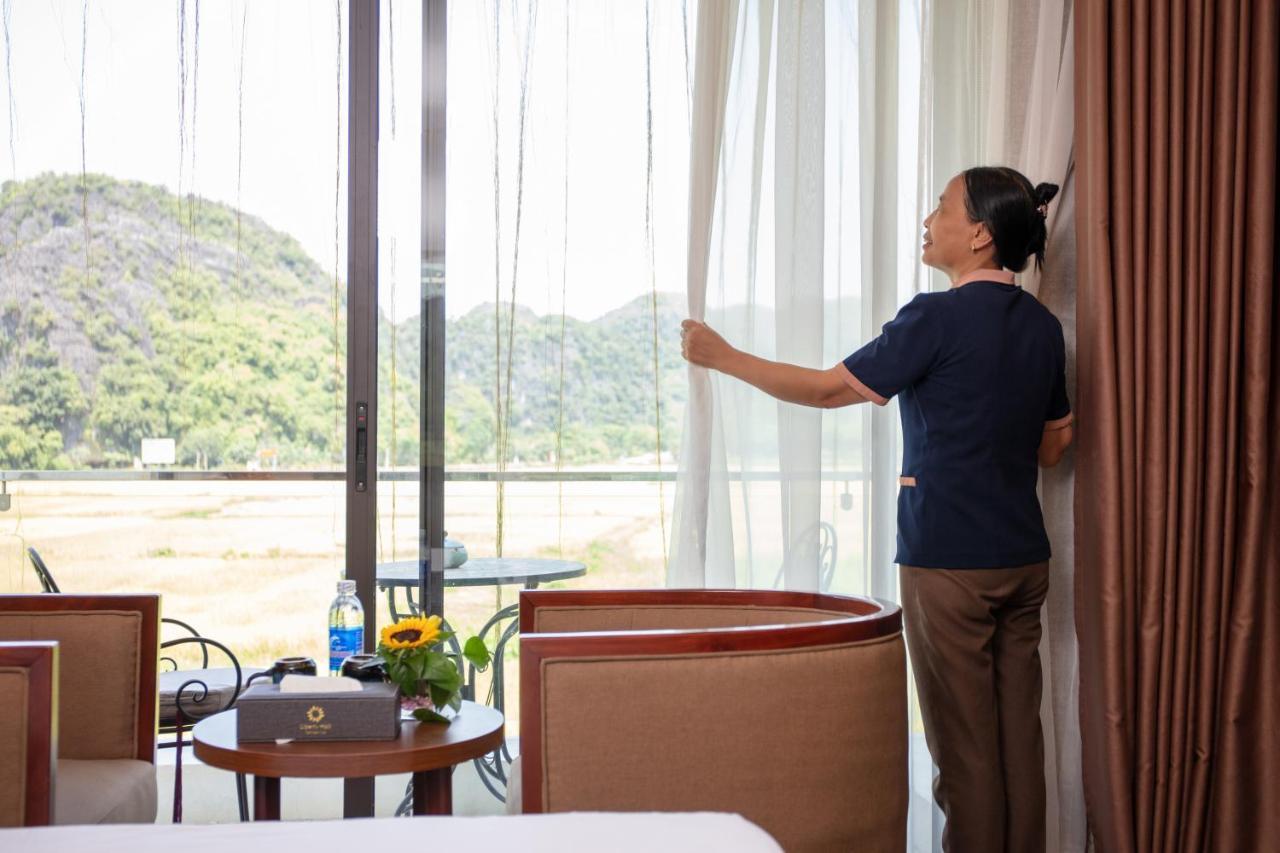 Liberty Hall Tam Coc Hotel & Villa Нин Бин Екстериор снимка